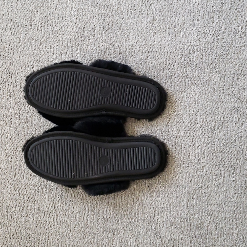 Slippers - Picture 2 of 2